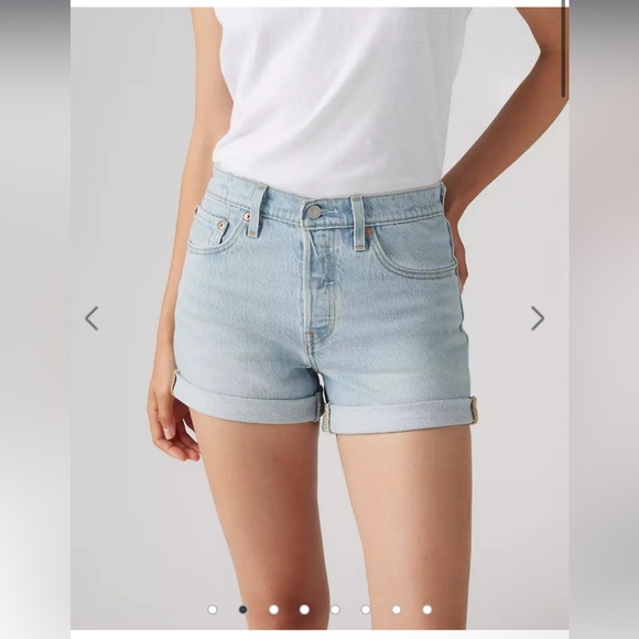 EUC Levi’s 501® Original Fit High Rise Rolled Women's Shorts 28 (Medium Wash) - Picture 9 of 12